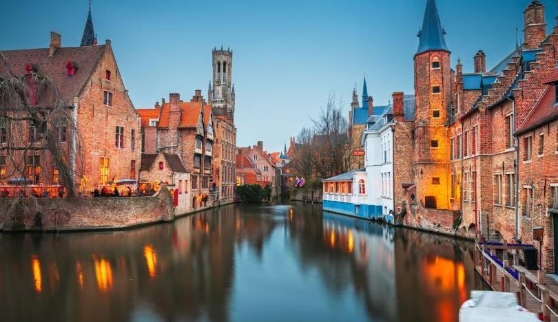 La Maison Noire Au Coin Bruges